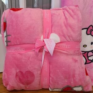 Hello Kitty Blanket 💕